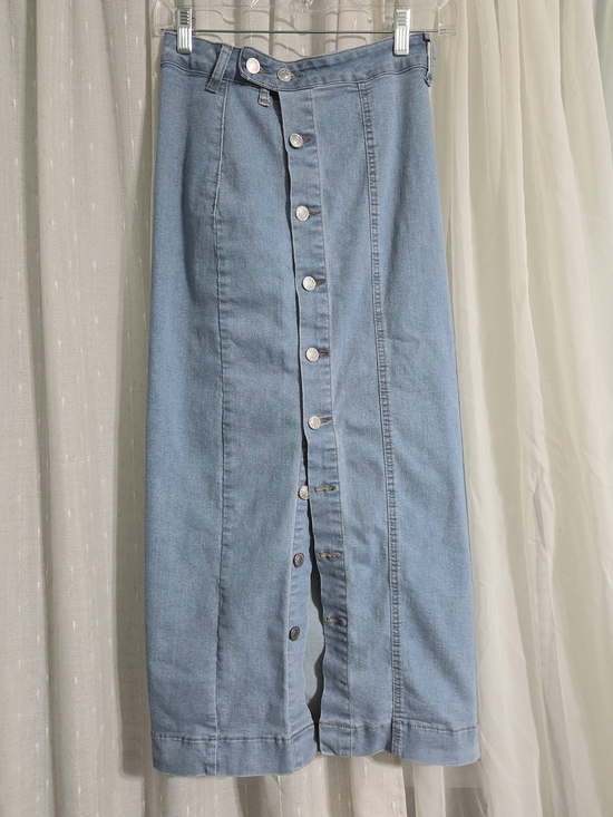 Dresses & Skirts - Light Wash Button-Front Denim Skirt